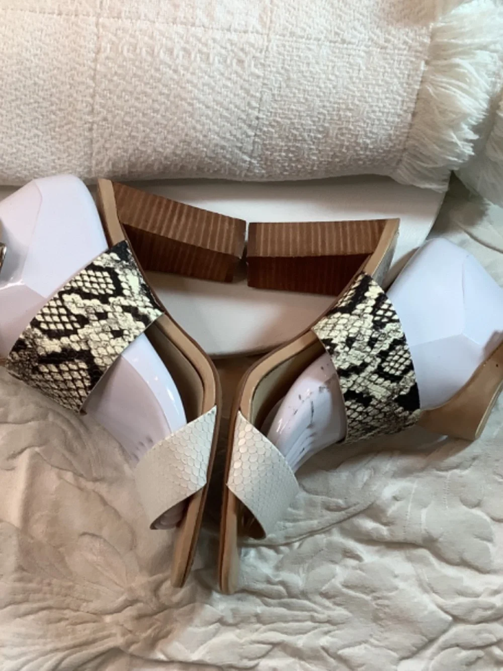 EUC Vince Camuto Warma sandal sz.8.5 snake print peep toe heel